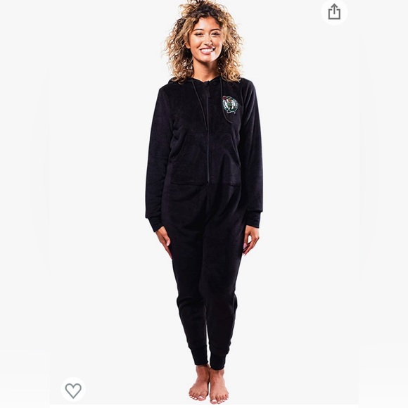 NBA Celtics onesie - Picture 1 of 2